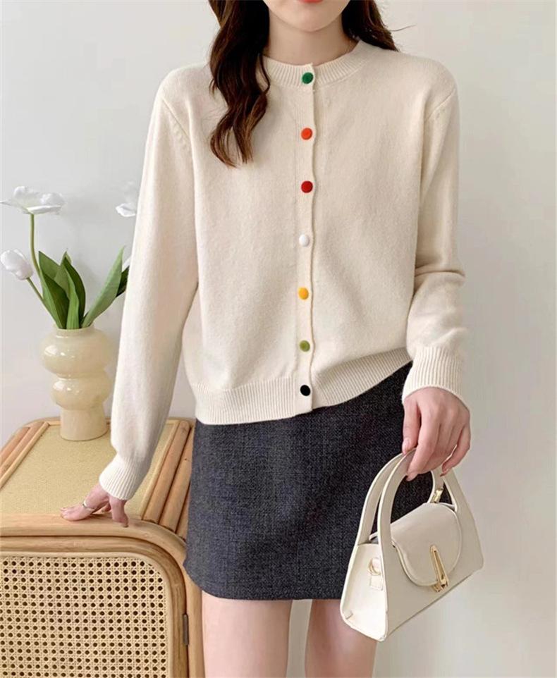 Темперамент элегантный круглый вырез длинный рукав мягкий восковой трикотажный кардиган женский осень и зима новый цвет однобортный свитер куртка