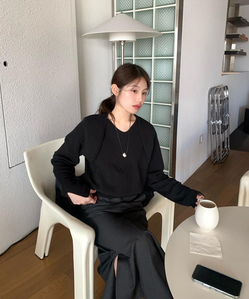 AHWE Layered Sweater_Black
