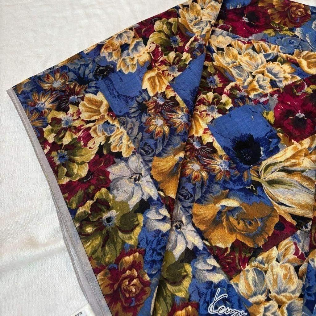 Б/у большой шарф Kenzo, тонкая шерсть, цветочный узор, 103 см, палантин