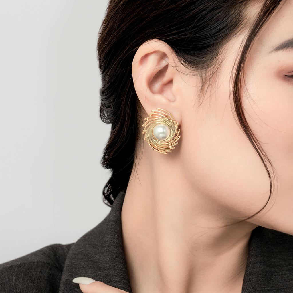 Французские крупные жемчужные серьги-преувеличения, легкая роскошь, высокое чувство, громкое имя темперамента, латунные позолоченные серьги, обязательно
