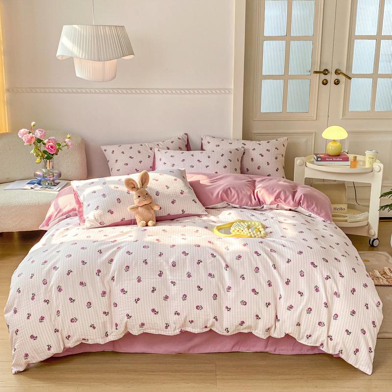 Romantic Floral Love Heart Duvet Cover Queen 4 Pcs Kawaii Strawberry Bedding Set For Girl Teen Reversible Pink Comforter Cover
