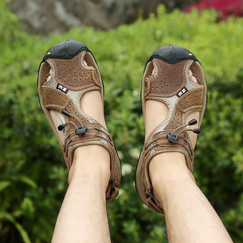 Leather Clog Sandals for Men Summer Outdoor Beach Shoes Casual Hiking Mens Sandals Genuine Leather Gladiator Flat Slippers