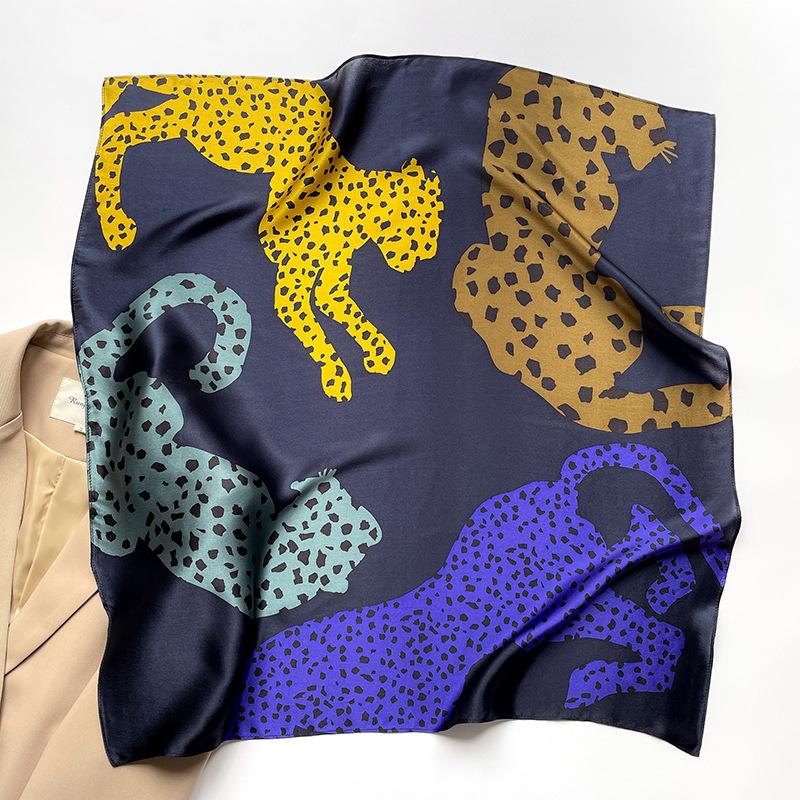 1116 New mulberry silk small square scarf women's silk scarf Korean version printed decorative scarf autumn and winter warm scarf scarf scarf