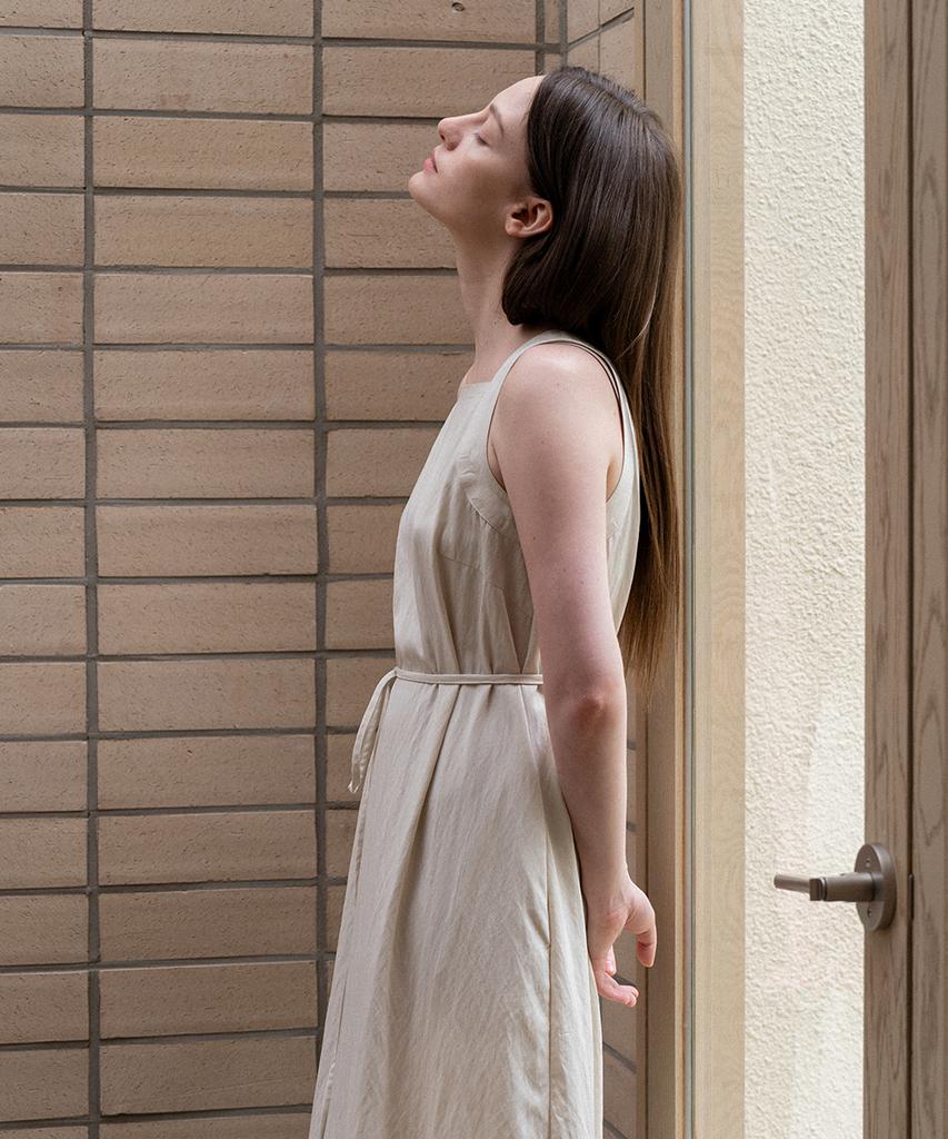 Noing Sleeveless Long Dress (Beige)