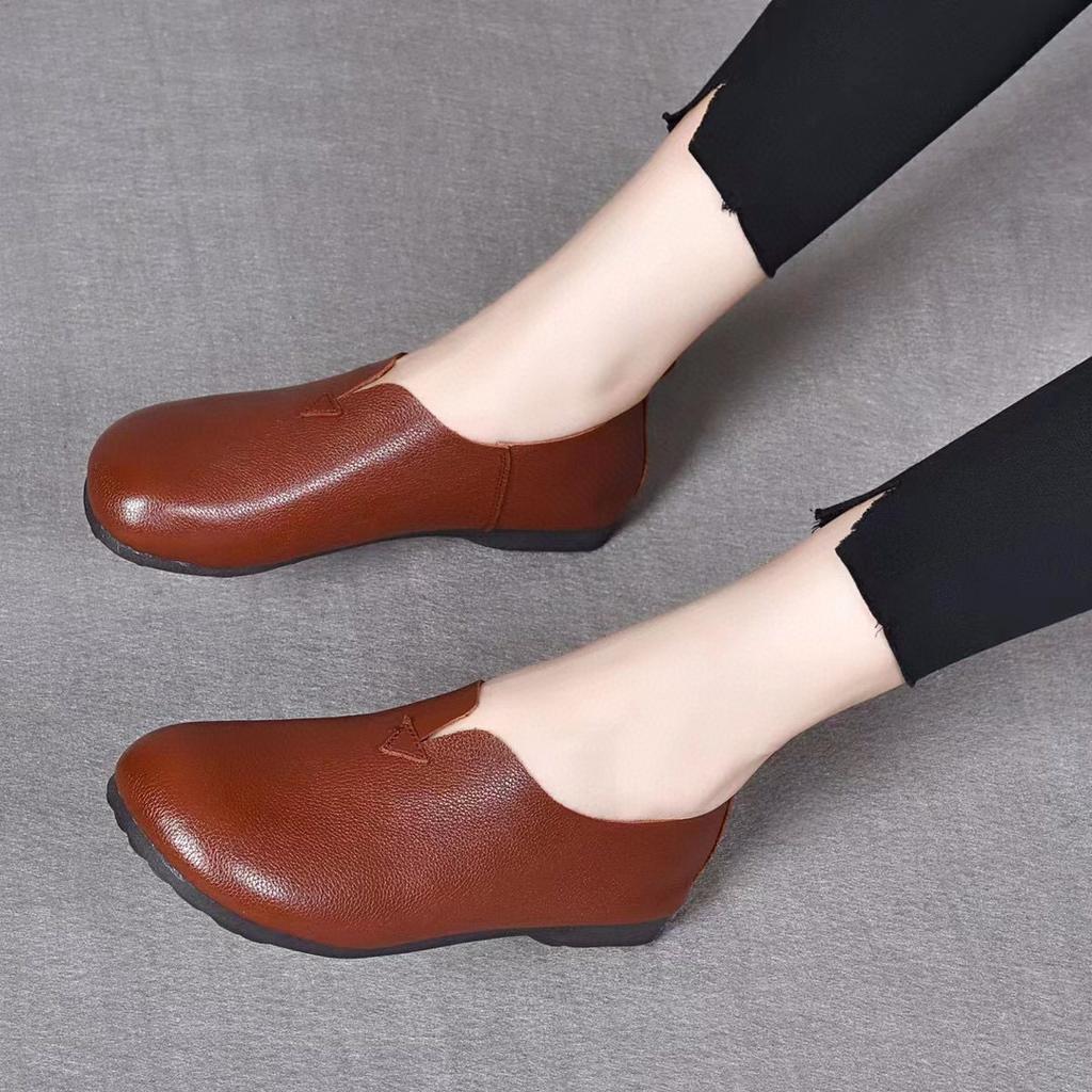 Women's Autumn New Round Head Flat Shoes Soft Sole Soft Surface Comfortable Single Shoes First Layer Cowhide Four Seasons Shoes