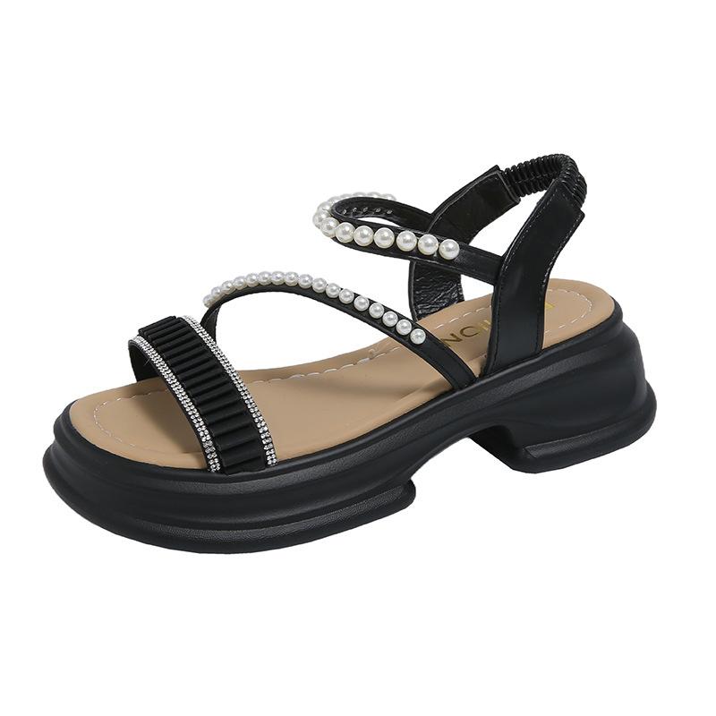 Модные сандалии в стиле феи женские 2025 года на толстой подошве с полой пряжкой из одного слова, простые пляжные сандалии