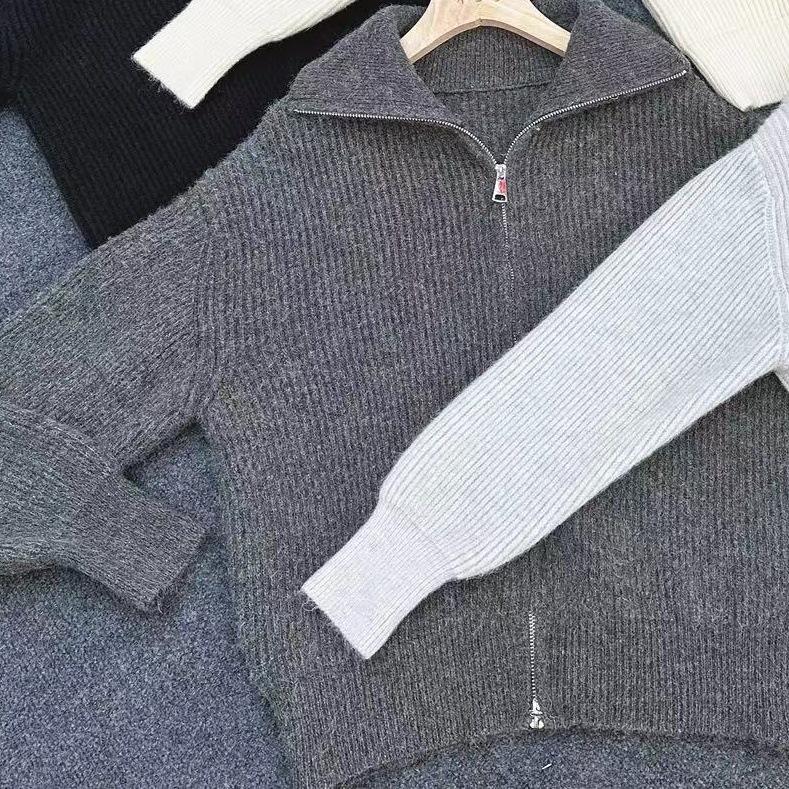 Zipper lapel knitted cardigan women's 2024 autumn and winter new loose lazy wind silhouette turtleneck white sweater jacket