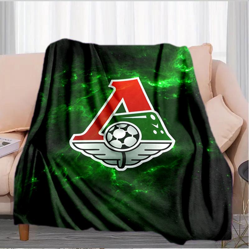 Green And Red Soccer Emblem Printed Throws Blanket Soft Flannel Blankets for Couch Bed Gifts for Men Women Picnic blanket Christmas gifts