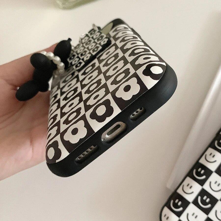 Черно-белые клетчатые задние чехлы для iPhone 15 14 13 12 11 Pro Max Plus с подвеской на воздушной подушке, чехлы для телефонов в шахматном порядке, новые чехлы
