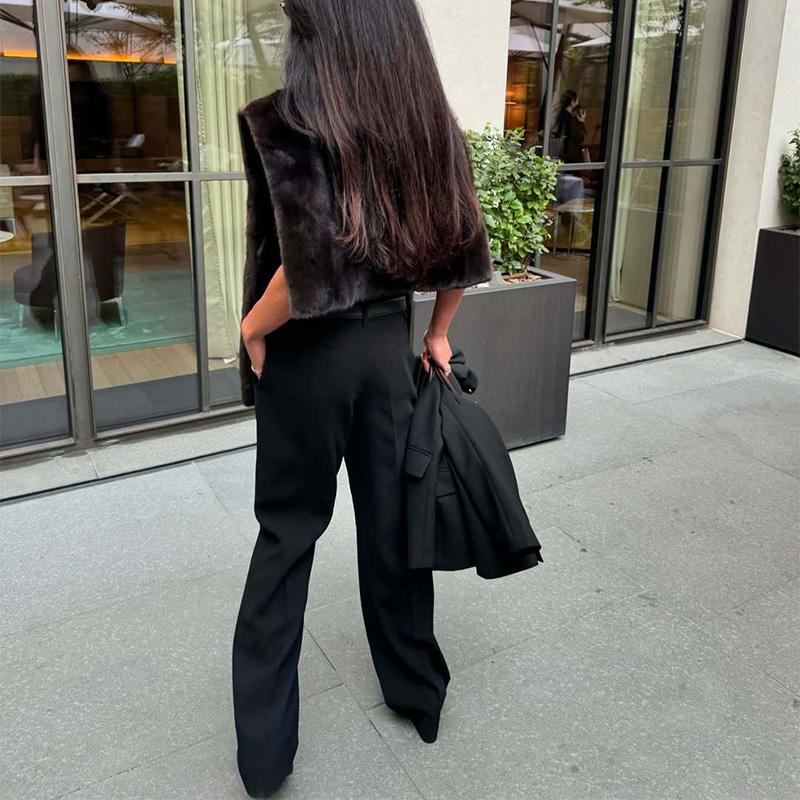 Водолазка с высоким воротом, меховая безрукавка, модный женский теплый утолщенный жилет 2025 года, роскошная женская одежда, новая весенняя уличная вечеринка, верхняя одежда