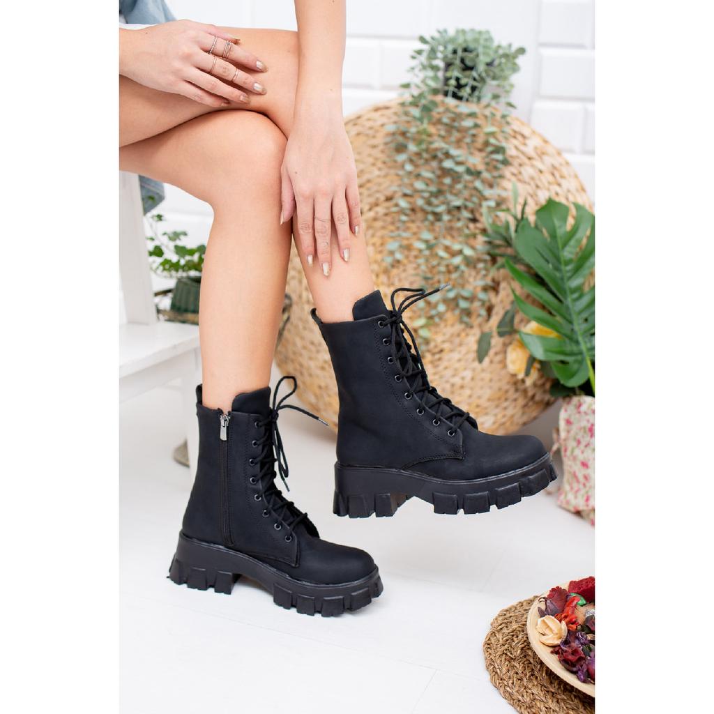 Черные женские ботинки из кожи Bg1001-116-0002