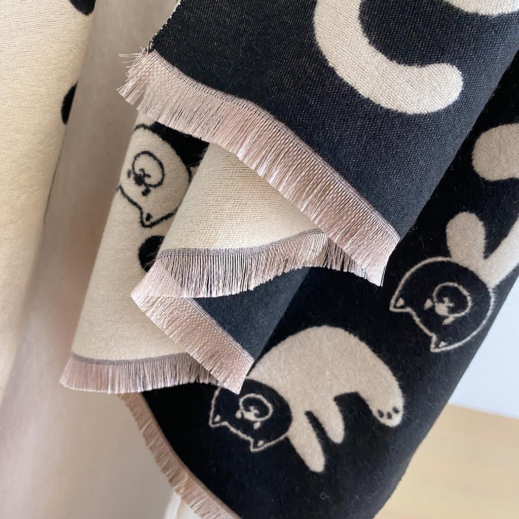 Art English Letters Autumn And Winter High-End Temperament Scarf Warm Simple Shawl