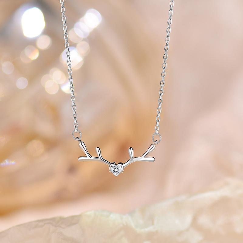 One Deer Has Your Necklace, Female Deer Horn, Love Diamond Necklace, Light Luxury, and Small Party Birthday Gift