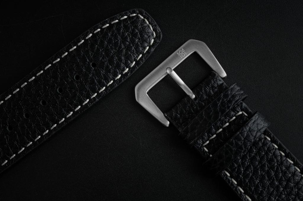 New Model [HYAKUICHI 101] Hyakuichi Wristwatch, 100m Water Resistant, Chronograph, Date Display, SilverBlack Carbon Fiber, Black Leather Strap