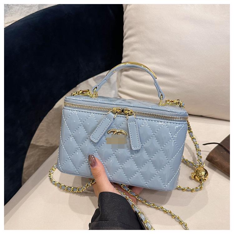 Elegant Shiny PU Diamond Lattice Chain Shoulder and Crossbody Handbag for Women