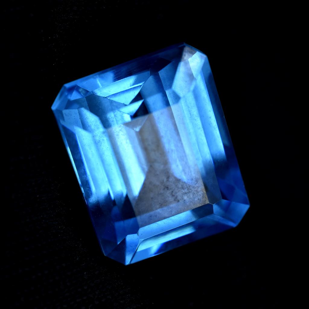 Natural Blue Sapphire Loose Gemstone 10.55 ct Emerald Shape September Birthstone for Gem Collections