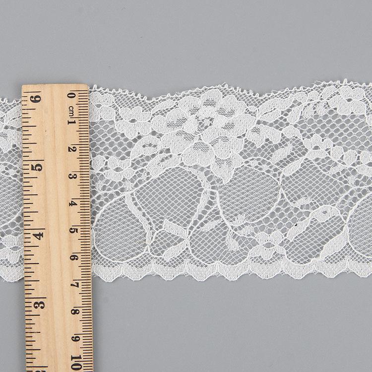 Белое неэластичное кружевное платье-футболка с вырезом и кружевными аксессуарами