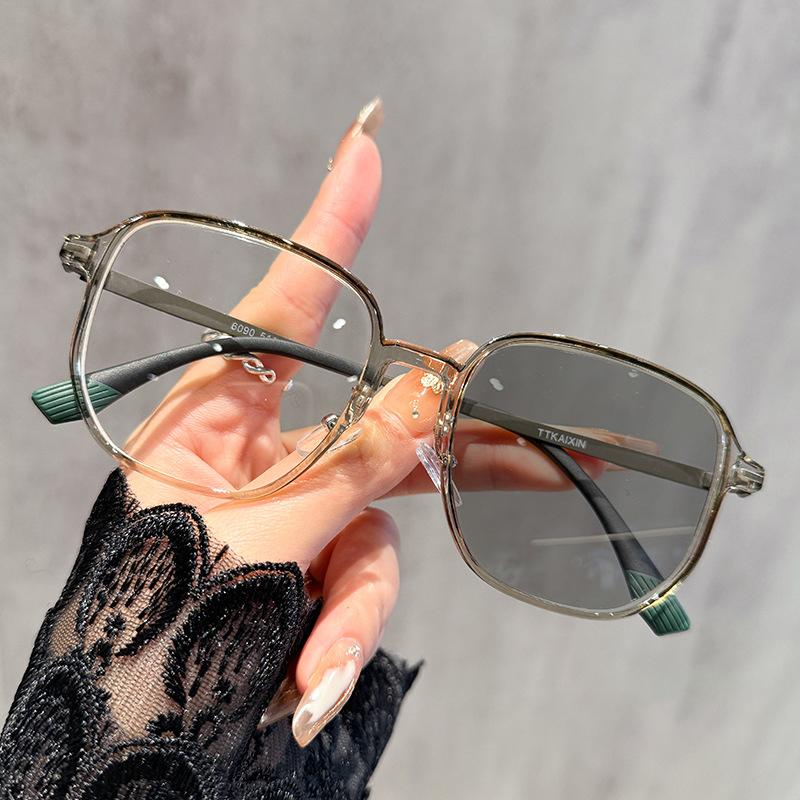 Фоточувствительные, меняющие цвет, блокирующие синий свет, трансграничные, ультралегкие, модные очки с большой оправой для близорукости 6090