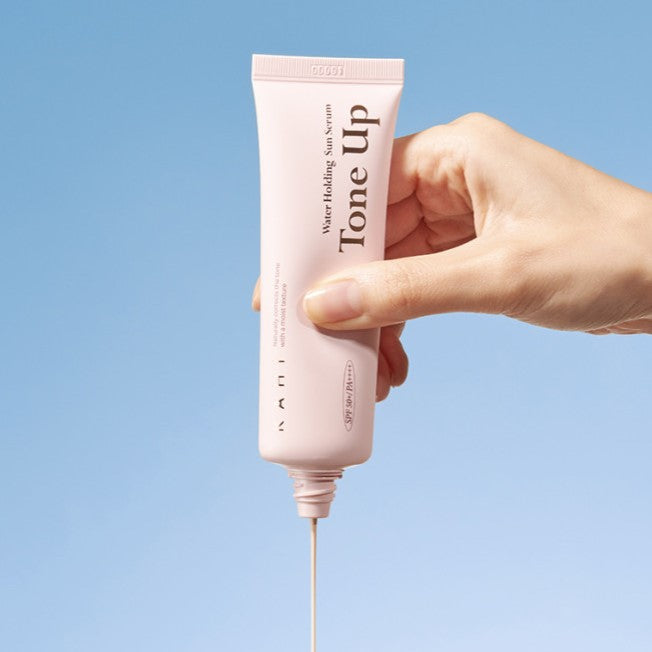 KAHI Удерживающая влагу тонизирующая солнцезащитная сыворотка SPF50+ PA++++ 50 мл