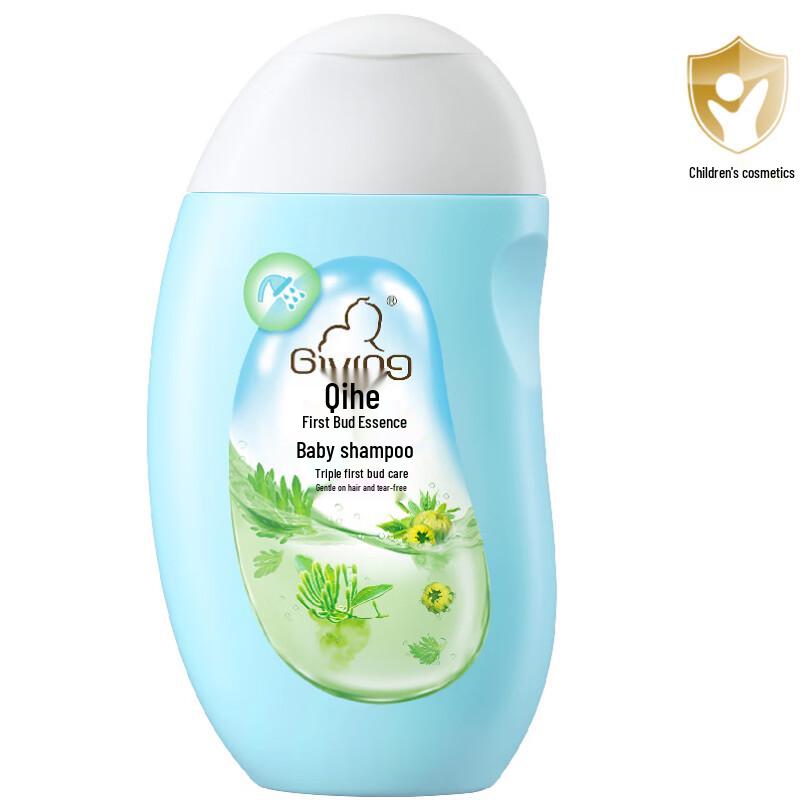 Giving Baby Mild Shampoo