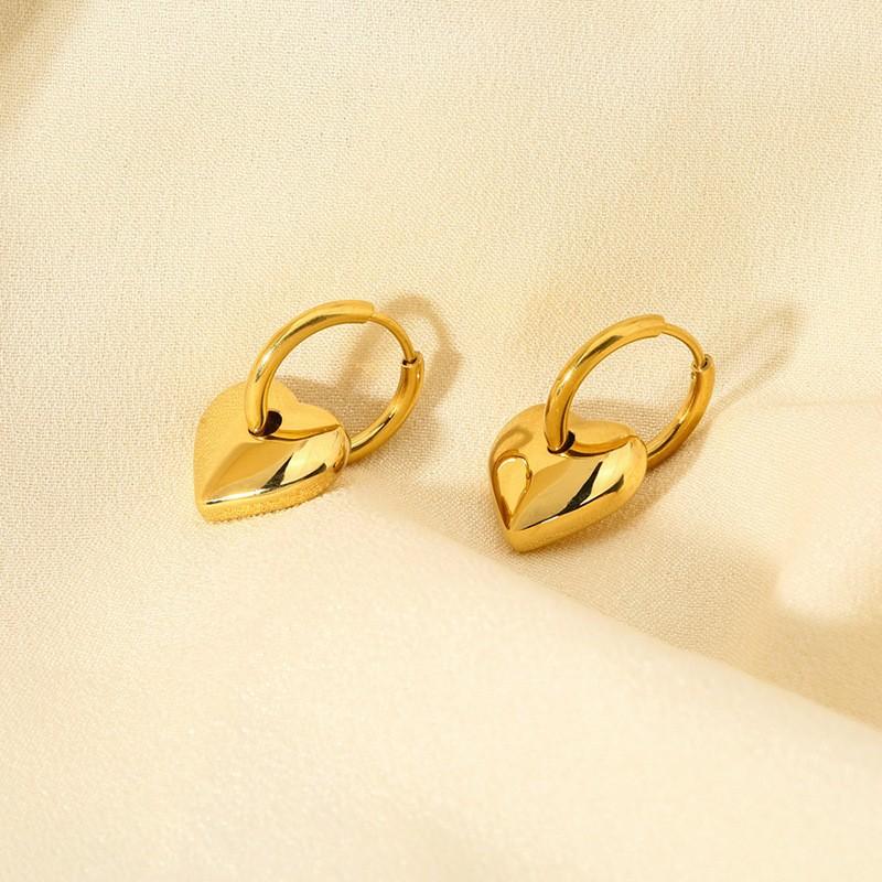European and American ins light luxury exquisite peach heart pendant earrings plated with 18K gold stainless steel waterproof design earrings earrings