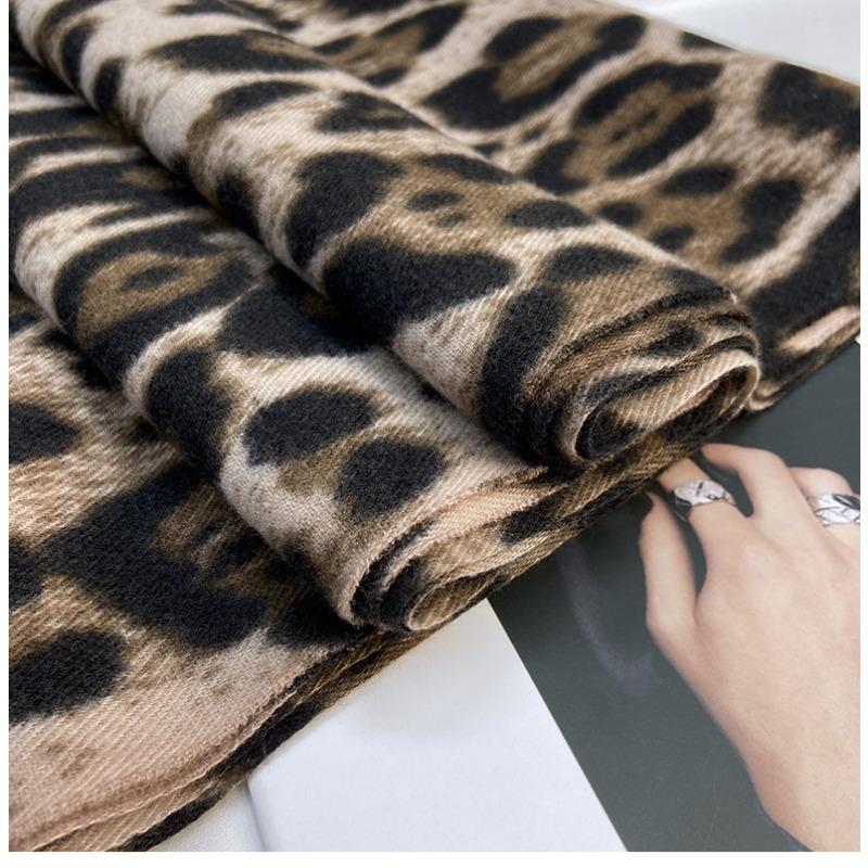 Leopard Print Scarf Women's Autumn and Winter Classic Thickened Imitation Cashmere Printed Fringed Shawl European and American Warm Scarf