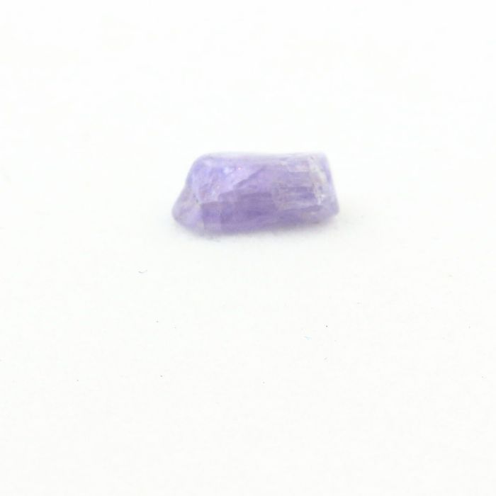 Pierres et Minéraux. Tanzanite. 0.655 ct. Merelani Hills, Lelatema Mts, Tanzanie.
