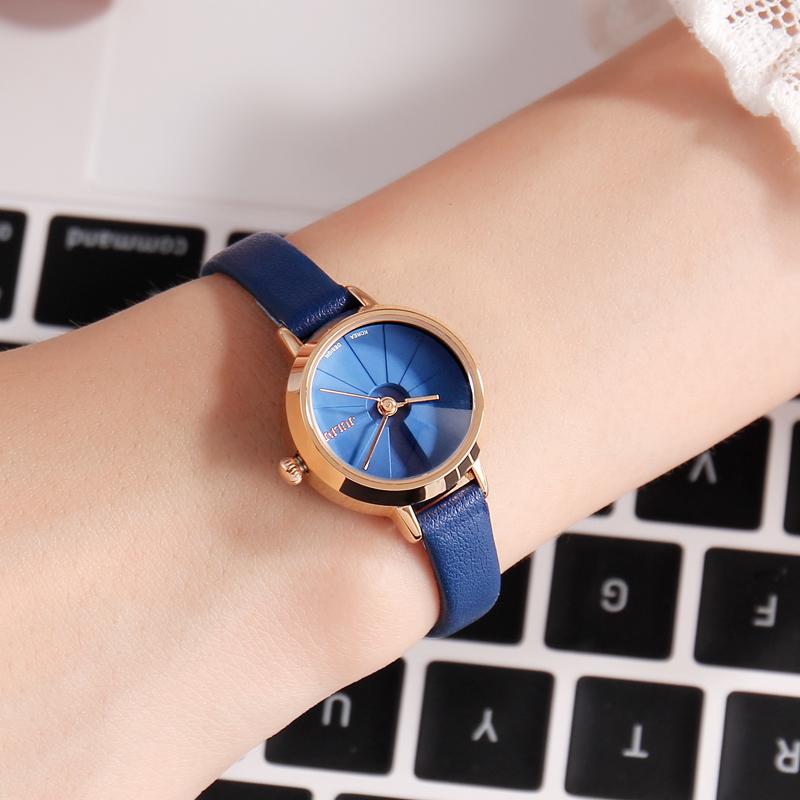 Women's retro minimalist Korean style fashion watch with leather strap, small quartz watch, women's stainless steel wristwatch.