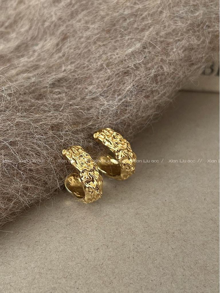 Gold Irregular High-End Women's Stud Earrings 2025: Unique Niche Design Ear Hoops