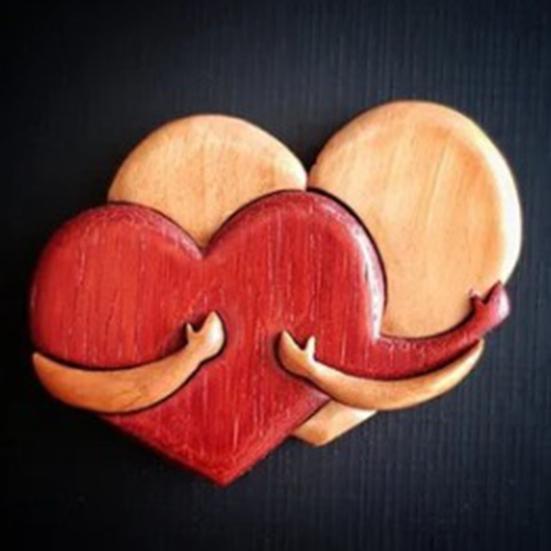 Wooden Heart Ornament Handmade Hugging Love Hearts Romantic Heart Ornament Couple Keepsake Gift for Wedding Anniversary Valentine's Day