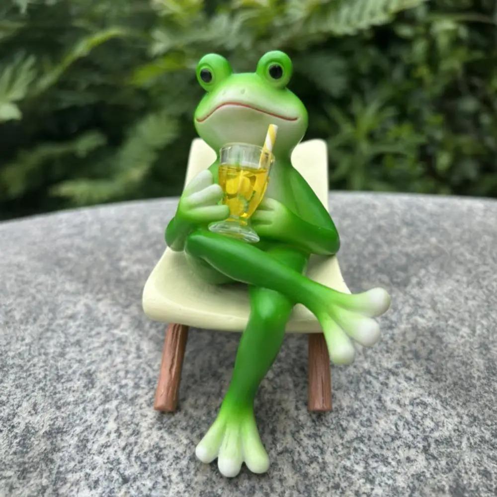 Resin Frog Sit Chair Sculpture Cute Frog Desktop Figurine Rocking Chair Frog Statue  Balcony Patio