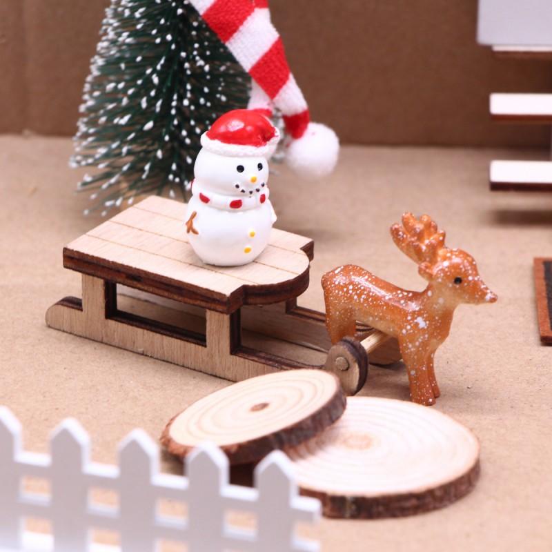 Miniature Red Door Dollhouse Accessory Set BJD Elves Gnomes Micro Scene Decor Wooden Craft Kit