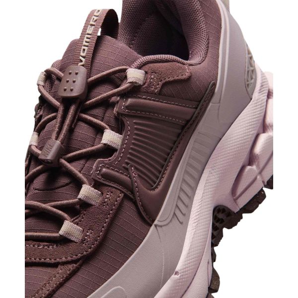Nike  Zoom Vomero Roam Winterized Tattoo Women Sneakers Brown Particle-Rose Silt-Red HQ2181-501