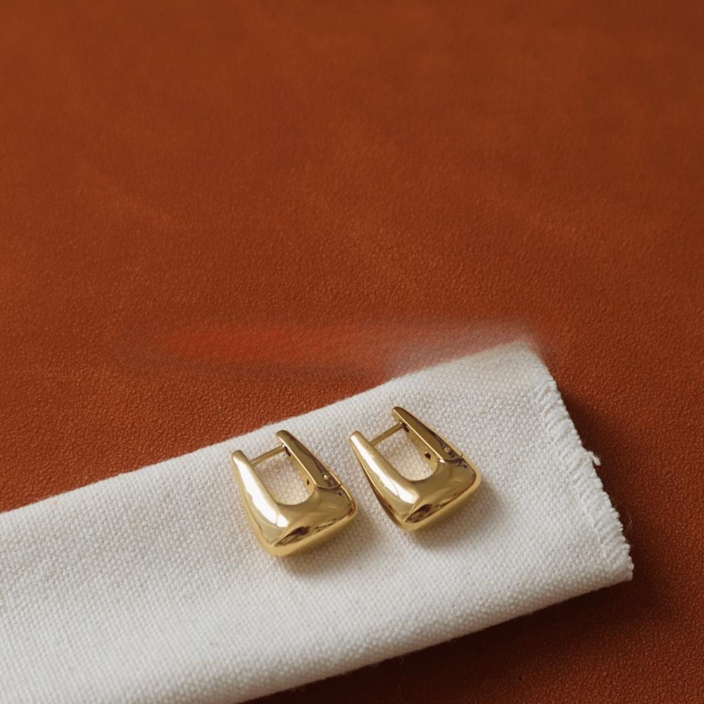 U-shaped earrings European and American fashion simple ear buckle commuter stud earrings on both sides
