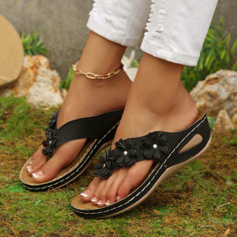 Summer Platform Floral Embellished Women Sandals Comfortable Pu Plus Size Beach Slippers Retro Roman Style Open Toe Slippers