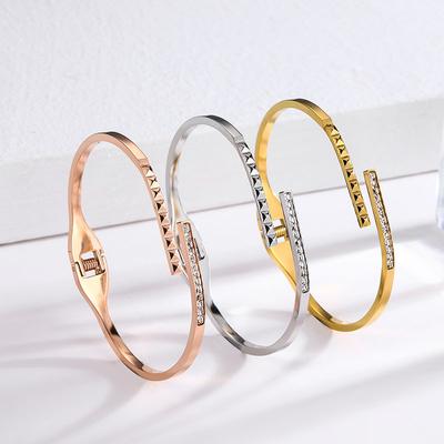 Корейская версия простого летнего квадратного браслета из титановой стали с ромбовидным отверстием, женский нишевый дизайн, высококлассная легкая роскошь, ювелирные изделия из нержавеющей стали