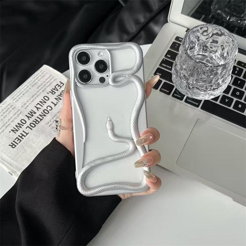 2025 Cool Dark 3D Snake Hollow Out Case For iPhone 16 15 14 13 11 12 Pro Max Ins Fashion Boy Girl Electroplated Soft Cover Gift