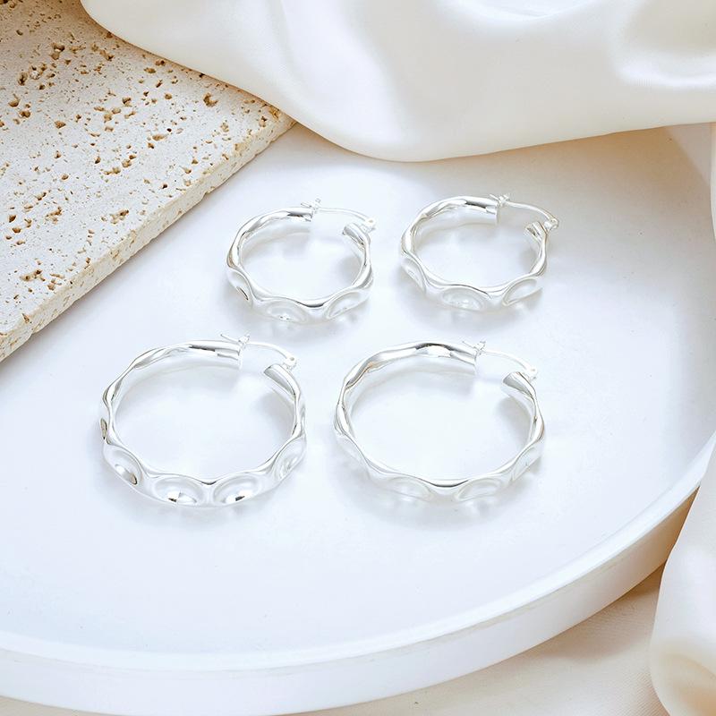 Позолоченные латунные серьги-кольца с градиентом 14K - Простой роскошный модный дизайн