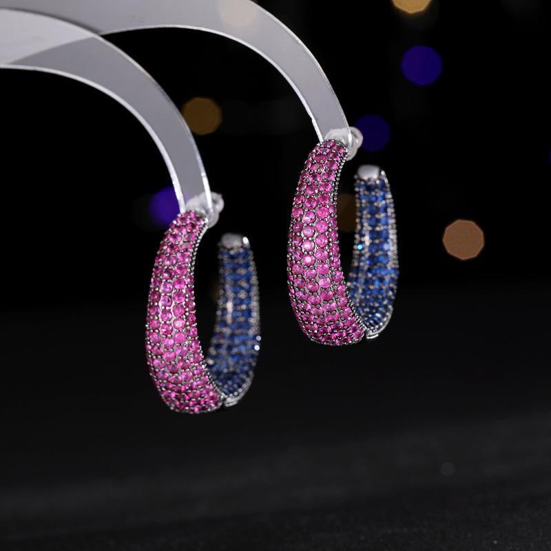 Тяжелая промышленность преувеличенные атмосферные серьги обувь легкая роскошь премиум-класса чувство внутри и снаружи полный цирконий круг круг C круг серьги