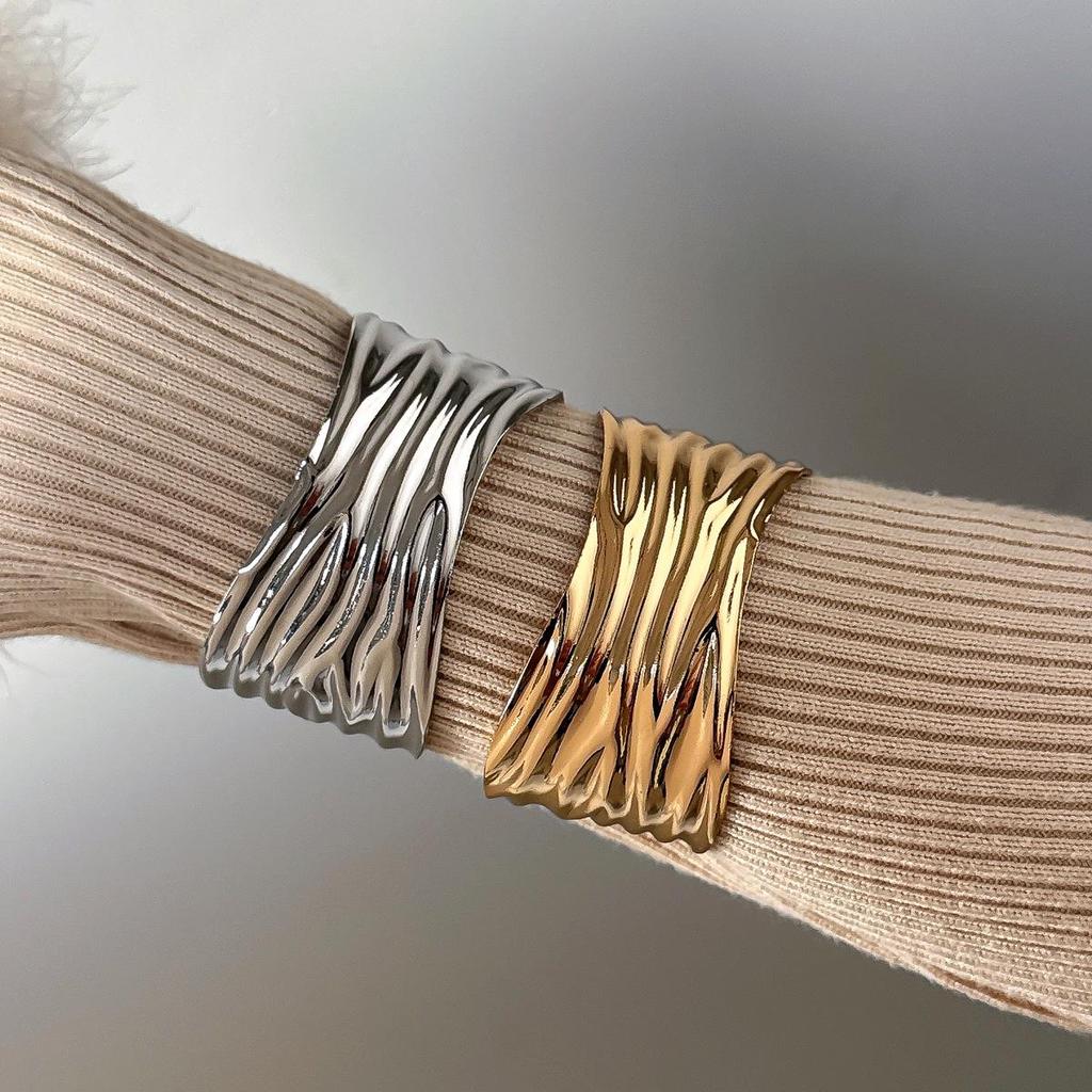 Metal Geometric Wave Texture Open Bangle: Exaggerated Bracelet with Advanced Fashion Sense for Women
