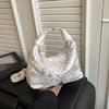 Сумка ручной работы в традиционном стиле с вышивкой для повседневного ношения