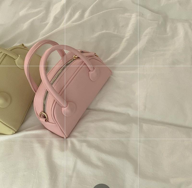 French Niche Design Bag Women's Handbag 2025 New Fashion Shell Bag Simple Shoulder Messenger Bag