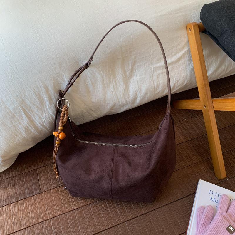 Замшевая сумка женская большой вместимости 2025 новая осенне-зимняя ретро сумка через плечо мессенджер матовая сумка-пельмень для通勤