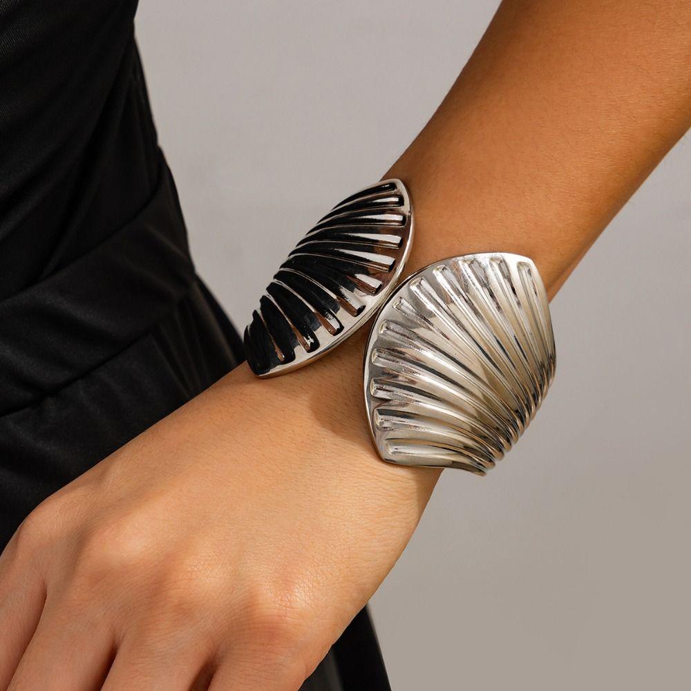 Europe American Style Shell Open Bangle Minority Design Exaggerated Bracelet Cuff Bangles  Gift