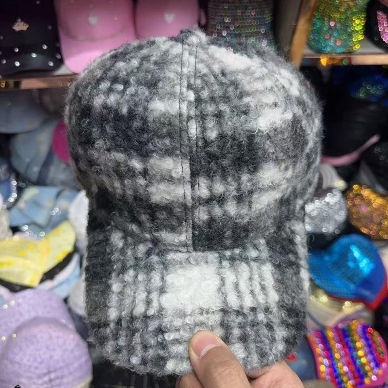 Xiaoxiangfeng plaid lamb wool baseball cap women's autumn and winter warm versatile cap new trendy sun hat
