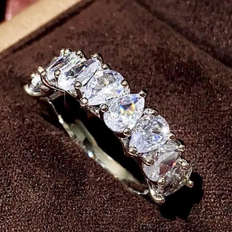 Women'S Trendy Sparkling Crystal Cubic Zirconia Wedding Band Ring  Color Luxury Party Jewelry Female Finger-Ring
