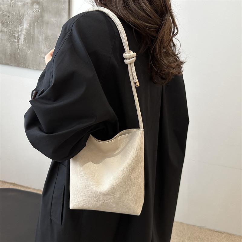 Chic Retro Fashionable Simple Daily Wear Shoulder Bucket Bag With Unique Features