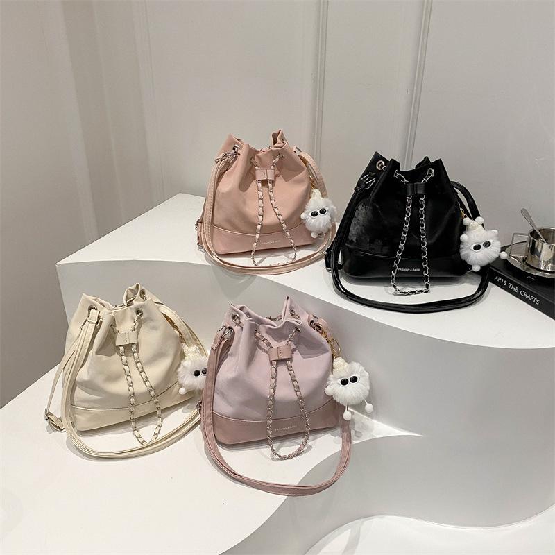 Bucket Bag Women's 2025 New Niche Design Chain Texture Bag Women's Versatile Travel Backpack