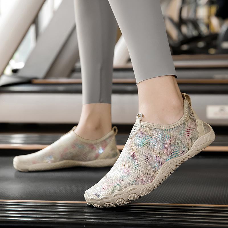 Outdoor wading shoes men's and women's quick-drying creek shoes snorkeling water shoes amphibious non-slip beach shoes skin-friendly swimming shoes