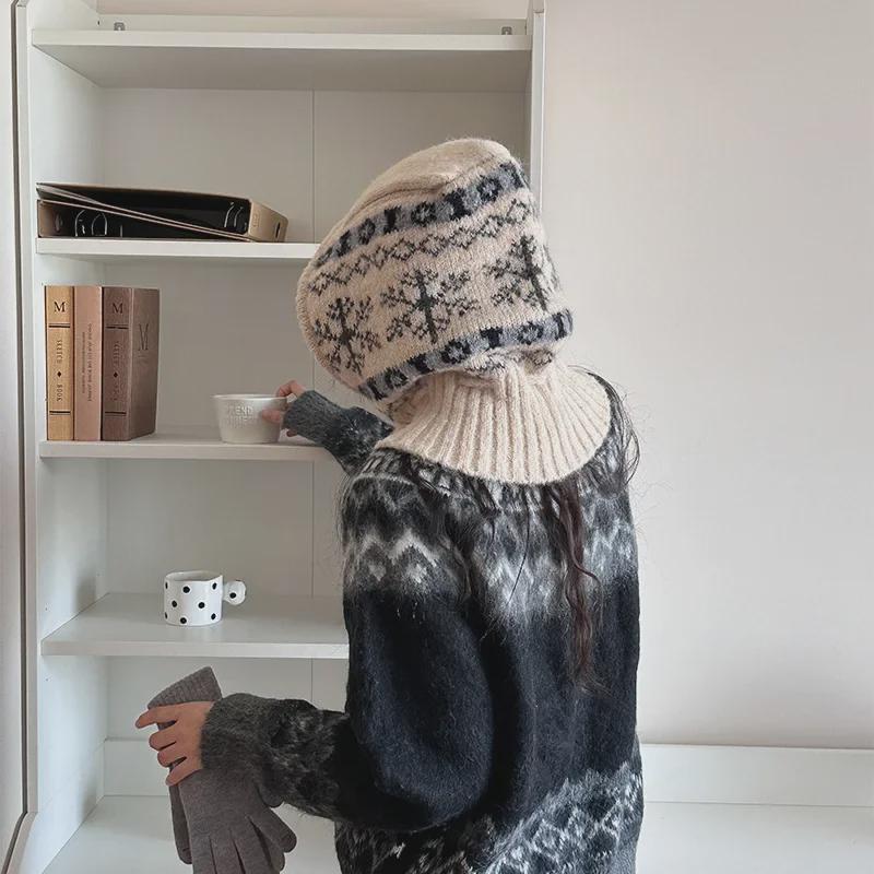 Корейская женская шапка-балаклава со снежинками и защитой шеи